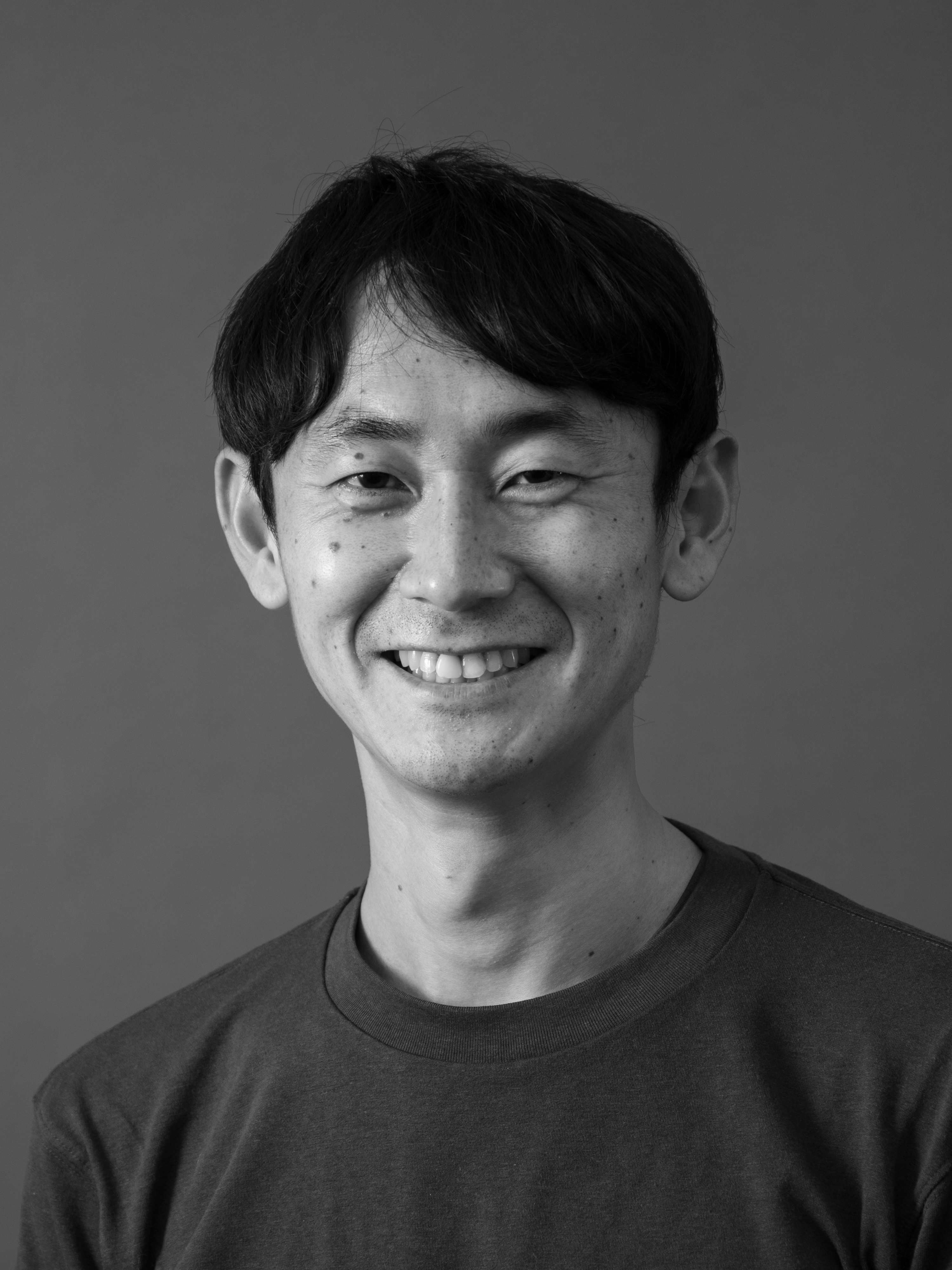 足立康仁